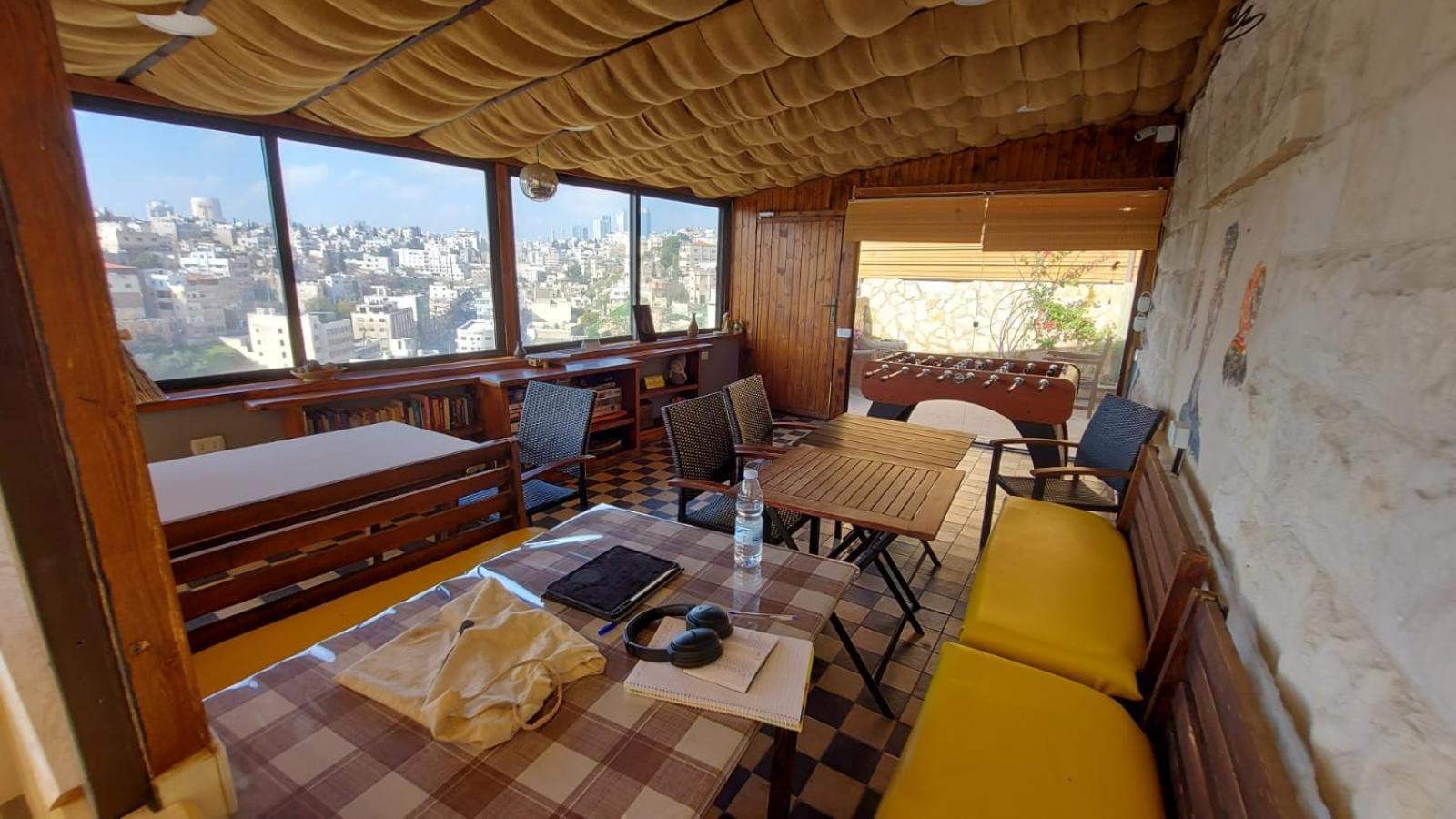 Carob Hostel Amman Bagian luar foto